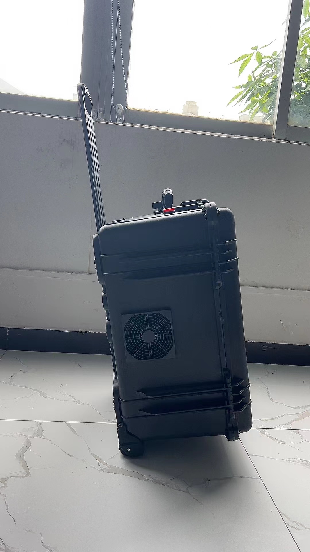 王下乡手拉箱型移动通信干扰器